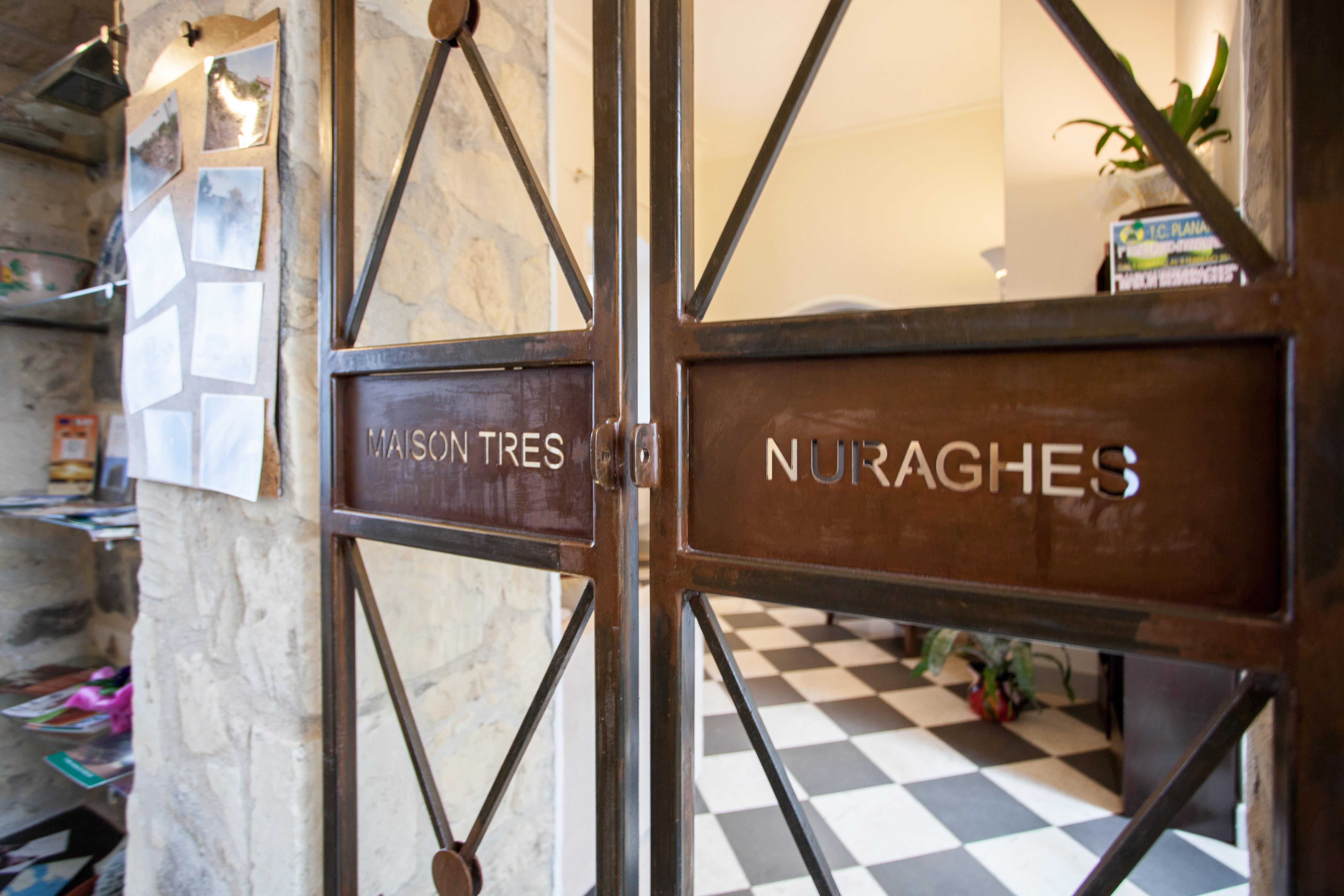 Hotel Maison Tresnuraghes Екстер'єр фото